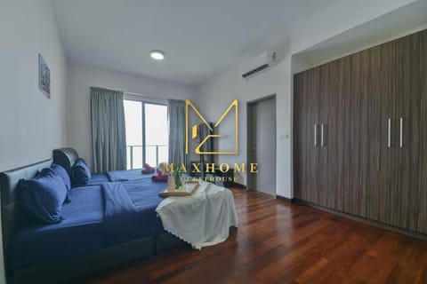 Bed, Photo of the whole room, Bedroom, wardrobe, air conditioner