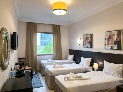 Bed, Photo of the whole room, Seating area, Bedroom