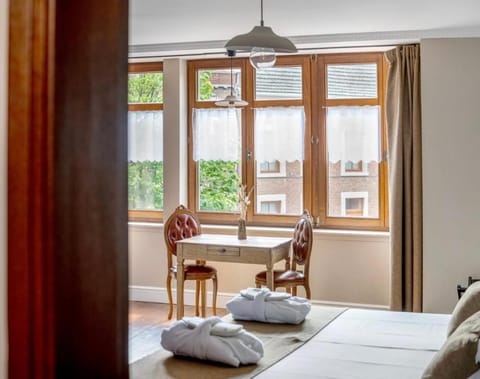 Seating area, Bedroom