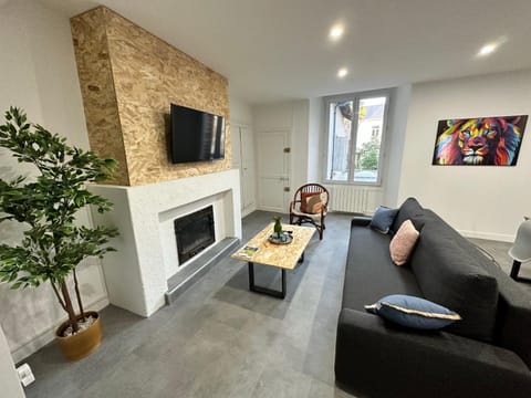 TV and multimedia, Living room, flat iron