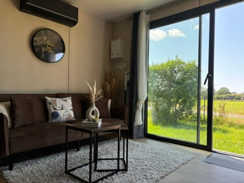 Living room, Garden view