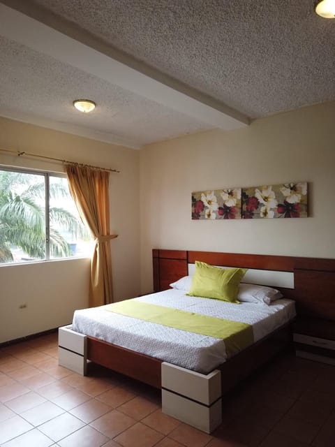Bed, Photo of the whole room, Bedroom, Breakfast