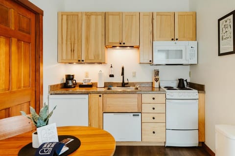 Mt Stimson Suite Near Logan Health Apartment in Kalispell