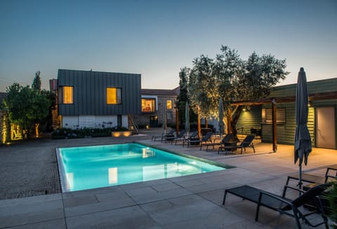 Property building, Patio, Garden, Pool view, Swimming pool, sunbed