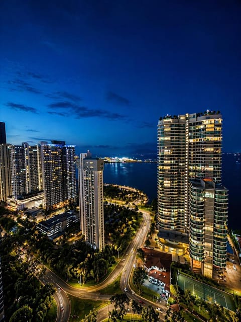 Property building, Night, Natural landscape, Bird's eye view, City view, Sea view