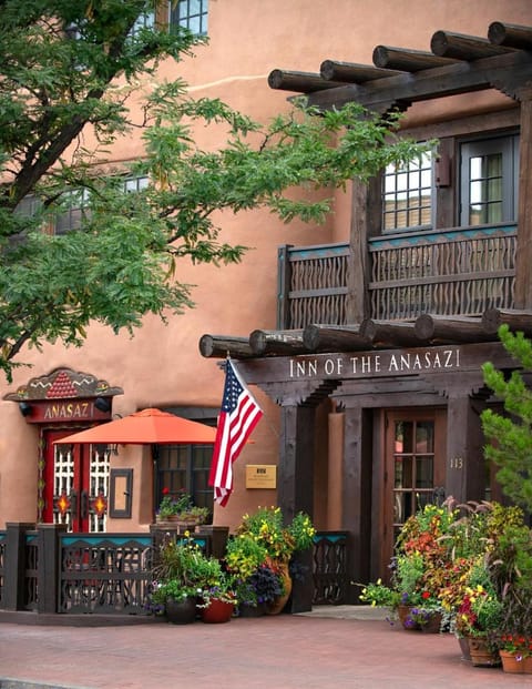 Property building, Facade/entrance