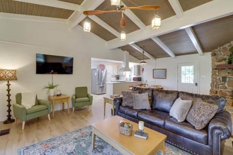 Greers Ferry Hideaway Lake View, Boat Ramp Access House in Greers Ferry Lake