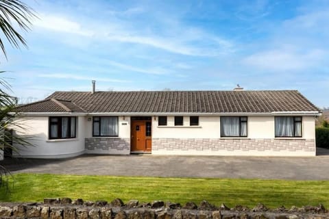 Quiet self-catering holiday home with surrounding lakes House in Meath, Co. Meath, Ireland