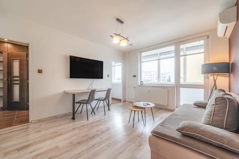 Communal lounge/ TV room, TV and multimedia, Living room, Seating area
