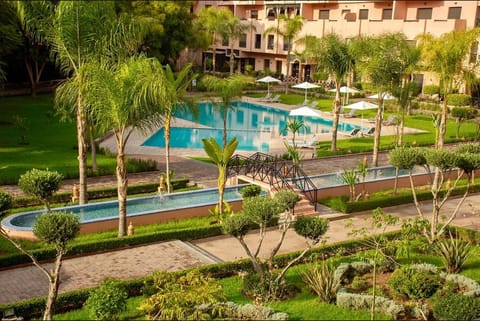 Garden, Swimming pool, Swimming pool