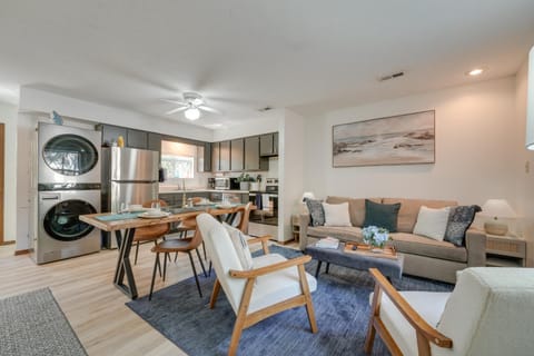 3 Mi to Silver Dollar City! Family Getaway with Pool House in Indian Point