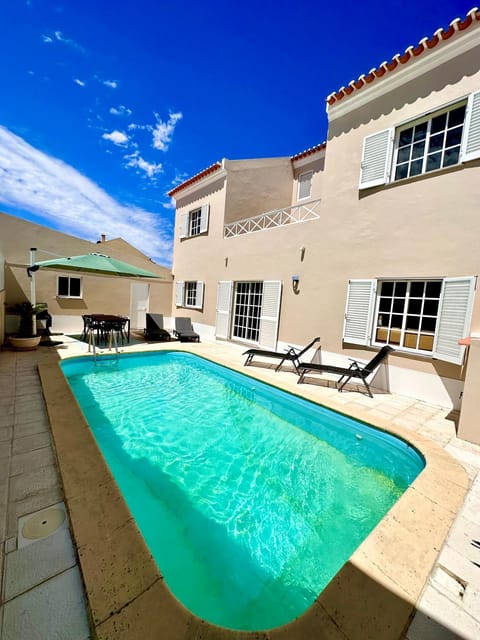 Property building, Pool view, Swimming pool, sunbed