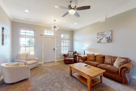 Windsor Retreat House in Bentonville