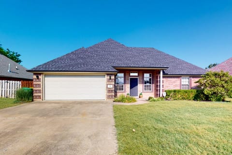 Windsor Retreat House in Bentonville