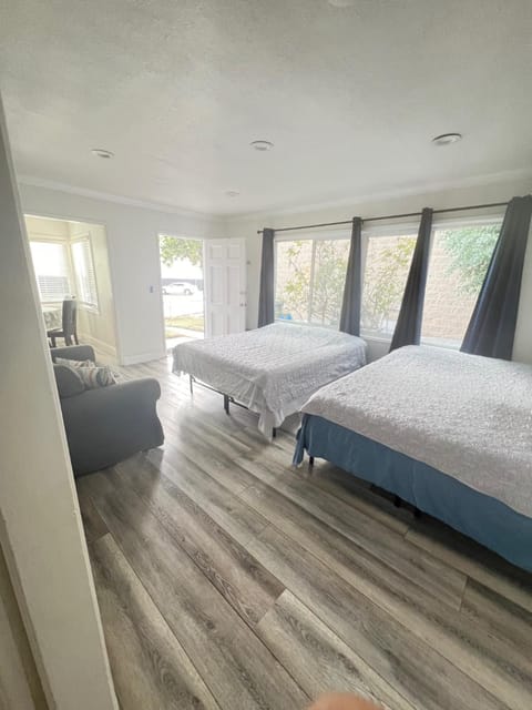 Bed, Living room