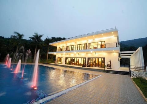 Property building, Swimming pool