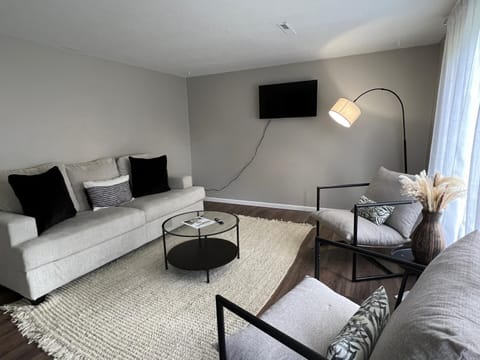 Horace House On The Hill Apartment in Maple Grove