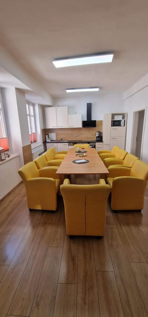 Seating area, Dining area