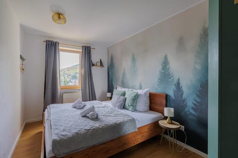 Bed, Bedroom, towels