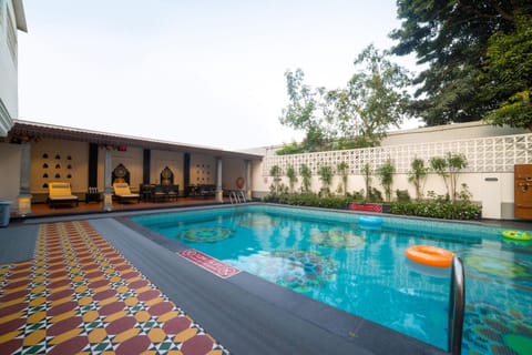 Swimming pool, Swimming pool
