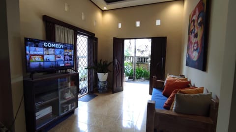 Communal lounge/ TV room, TV and multimedia, Living room, Seating area