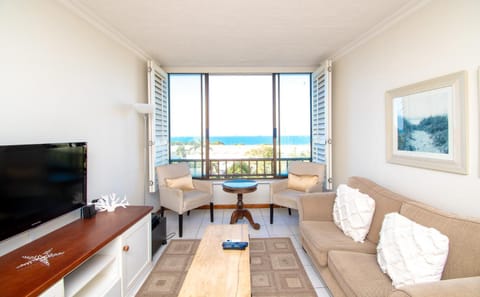 Natural landscape, TV and multimedia, View (from property/room), Living room, Seating area