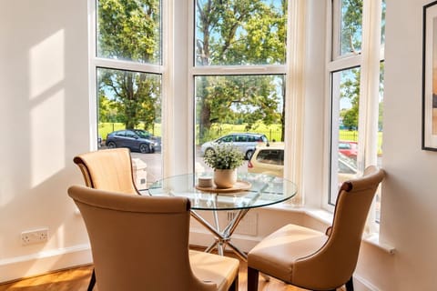 Day, Living room, Seating area, Dining area