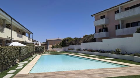 Property building, Garden view, Pool view, Swimming pool
