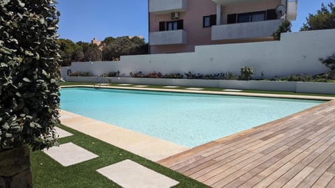 Property building, Garden view, Pool view, Swimming pool