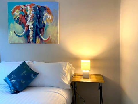 Bed, Photo of the whole room, Decorative detail, Bedroom