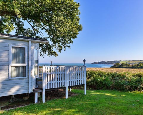 Property building, Nearby landmark, Spring, Day, Natural landscape, View (from property/room), Beach, Lake view, River view, Sea view