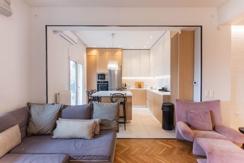 Kitchen or kitchenette, Living room