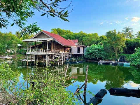 Big Hug Home-Nok kao house Hostel in Krabi Changwat