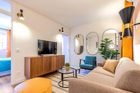 Communal lounge/ TV room, Living room