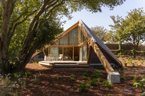 Property building, Natural landscape, Garden, Garden view