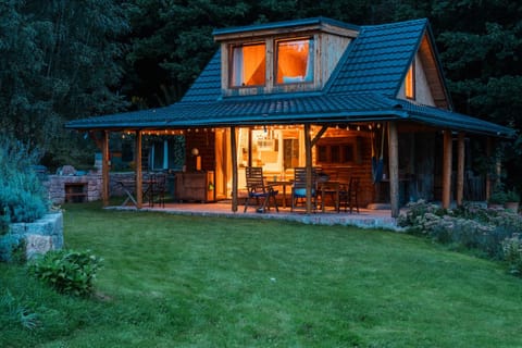 Property building, Patio, Garden, Balcony/Terrace, Garden view