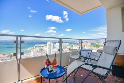 Patio, Natural landscape, View (from property/room), Balcony/Terrace, City view, Sea view