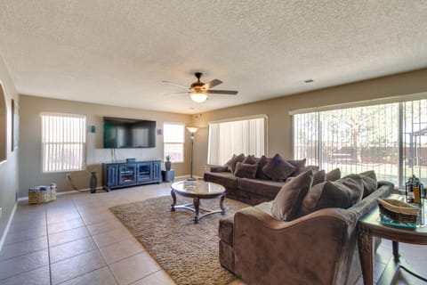 Chic New Mexico Retreat with Patio, Grill and Fire Pit House in New Mexico