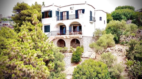 Property building, Natural landscape, Garden, Garden view, Landmark view