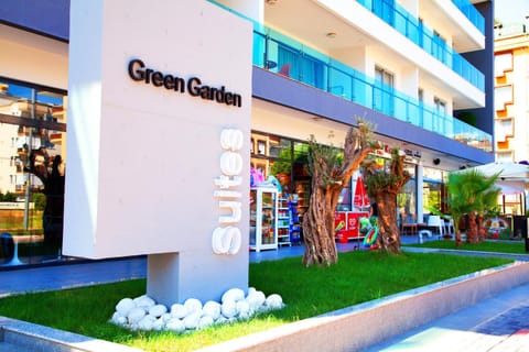 Facade/entrance, Day, Property logo or sign
