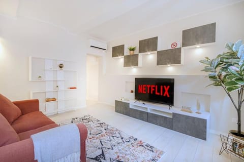 Communal lounge/ TV room, TV and multimedia, Evening entertainment