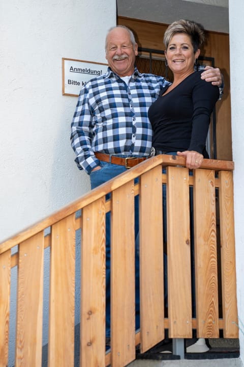 Pensiun Lischana Bed and Breakfast in Canton of Grisons