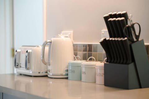 Coffee/tea facilities, Kitchen or kitchenette, toaster