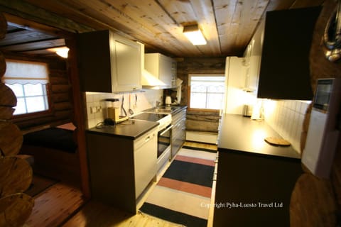 Log House Siesta Chalet in Rovaniemi