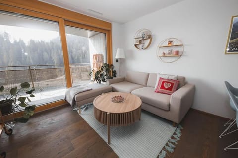 Cosy, stylish new flat with spa and gym & shuttle to ski lifts Apartment in Canton of Grisons