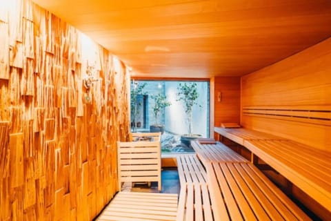 Cosy, stylish new flat with spa and gym & shuttle to ski lifts Apartment in Canton of Grisons