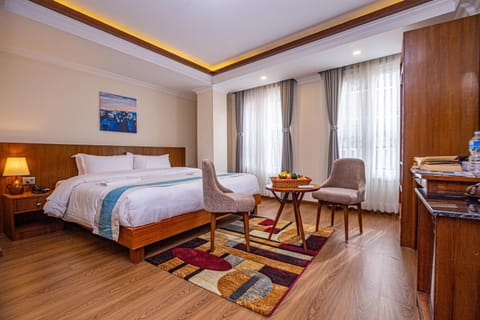 Bed, Library, Bathroom, TV and multimedia, Coffee/tea facilities, Living room, Photo of the whole room, Seating area, Bedroom, hair dresser, heating, oven, towels, wardrobe, air conditioner
