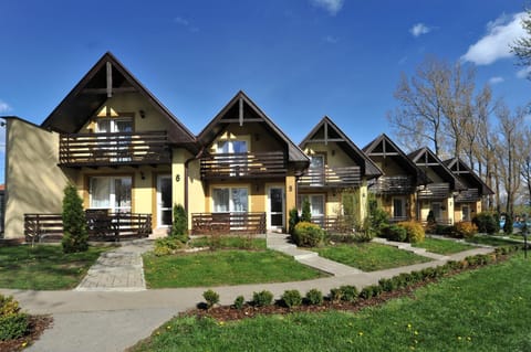Facade/entrance, Off site