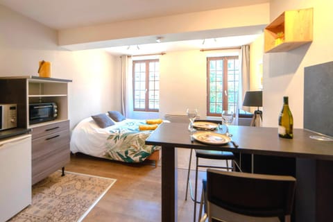 Dining area, kitchen