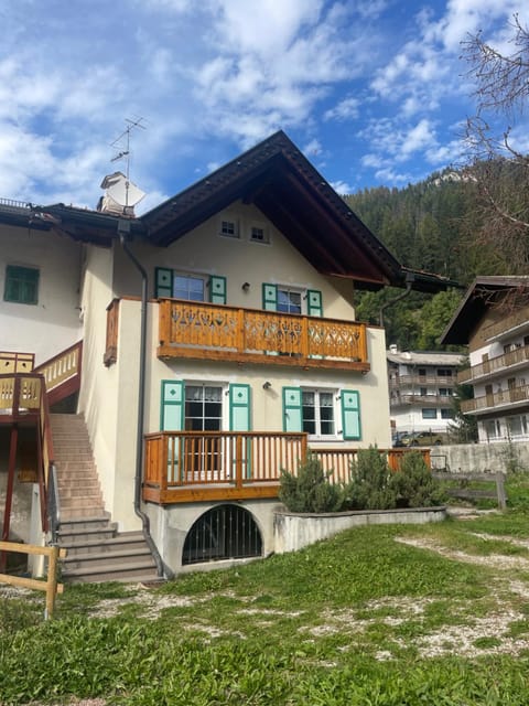 Casa Cesarina by AMA Val di Fassa Apartment in Canazei